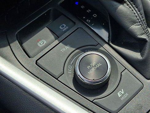 Certified 2024 Toyota RAV4 LE AWD/4WD image 24