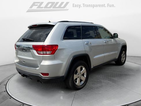 Used 2013 Jeep Grand Cherokee Overland w/ Advance Technology Group AWD/4WD image 7