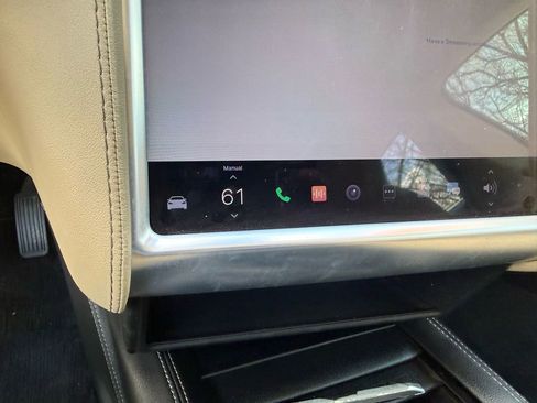 Used 2014 Tesla Model S 85 image 22