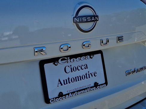 Used 2023 Nissan Rogue SV AWD/4WD image 30