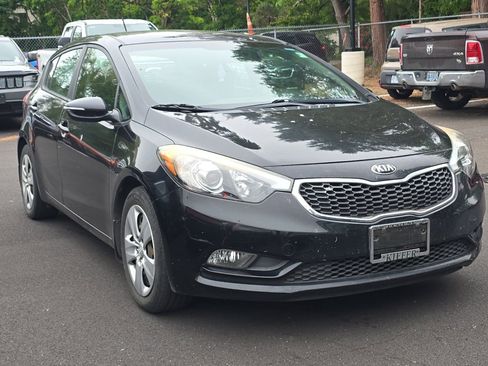 Used 2016 Kia Forte LX FWD image 2
