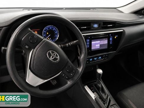Used 2018 Toyota Corolla LE FWD image 11