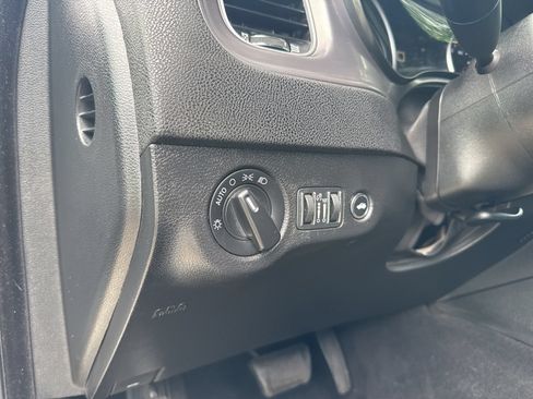 Used 2023 Dodge Charger SXT RWD image 18
