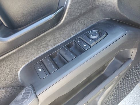 Certified 2025 Toyota Tacoma SR5 image 18