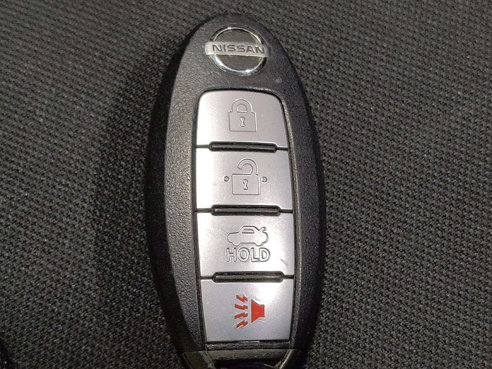 Used 2020 Nissan Versa SV FWD image 32