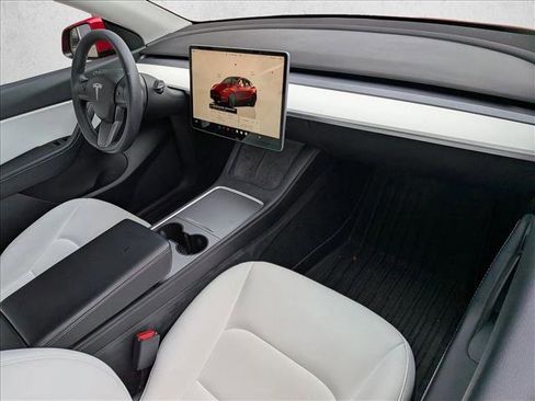 Used 2022 Tesla Model Y Performance image 19