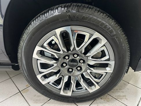 Certified 2023 GMC Yukon Denali Ultimate image 14