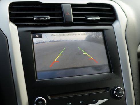 Used 2014 Ford Fusion SE w/ Equipment Group 202A image 14