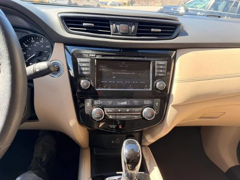 Used 2018 Nissan Rogue SL w/ Premium Package AWD/4WD image 13