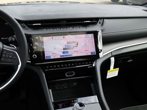 New 2026 Jeep Grand Cherokee Laredo image 13