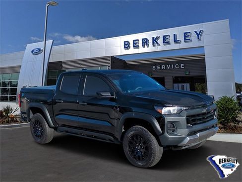 Used 2023 Chevrolet Colorado Trail Boss w/ Technology Package image 1