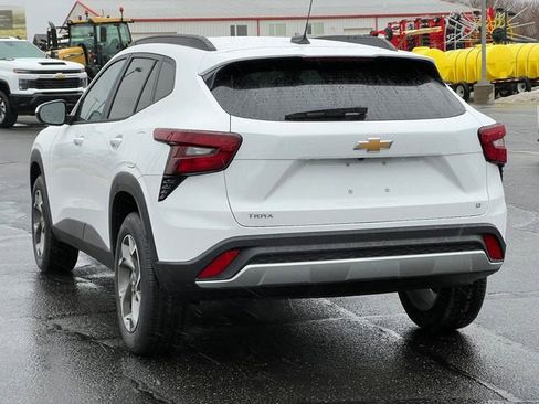 New 2026 Chevrolet Trax LT w/ LT Convenience Package image 8