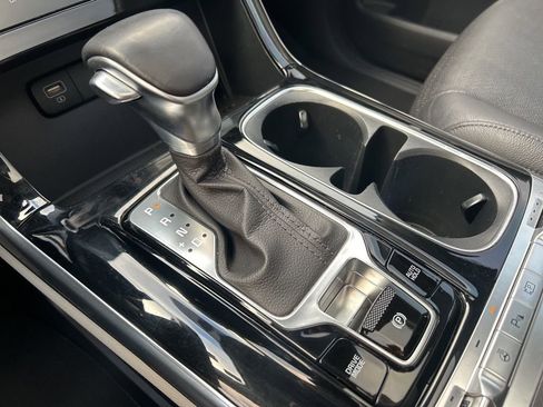 Used 2022 Kia Carnival SX Prestige image 37