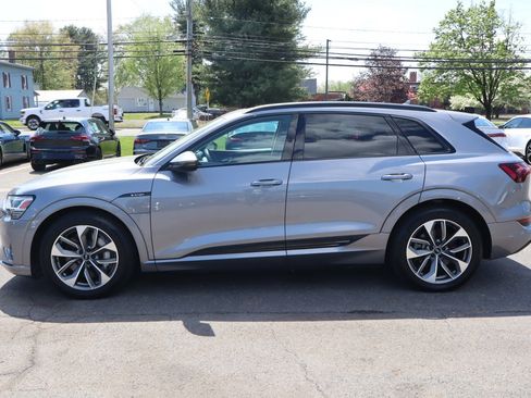 Used 2021 Audi e-tron Premium w/ Black Optic Package AWD/4WD image 8