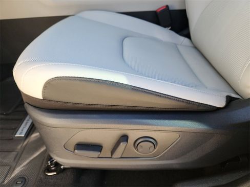 New 2026 Kia Sportage EX image 16