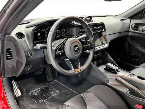 Used 2025 Nissan Z Sport w/ Floor Mat Package image 16
