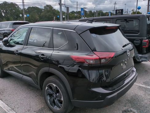 Used 2025 Nissan Rogue SV FWD image 7