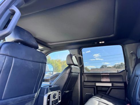 Used 2022 Ford F250 Lariat w/ Black Appearance Package image 27