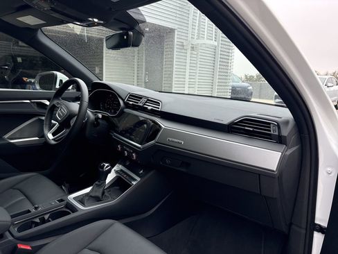 Certified 2025 Audi Q3 2.0T Premium w/ Convenience Package image 15