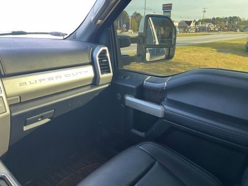 Used 2021 Ford F250 Lariat w/ Lariat Value Package image 10