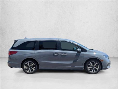 Used 2024 Honda Odyssey Touring image 4