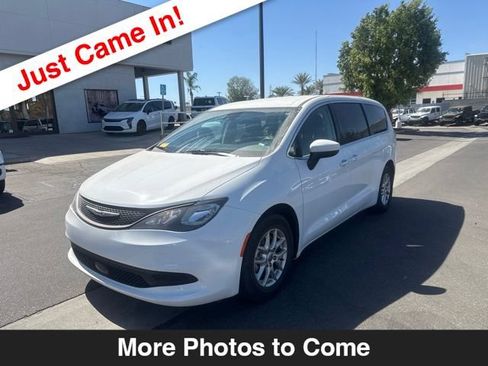 Used 2023 Chrysler Voyager LX FWD image 1