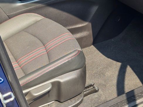 Used 2022 Chevrolet Equinox RS w/ Infotainment Package image 7