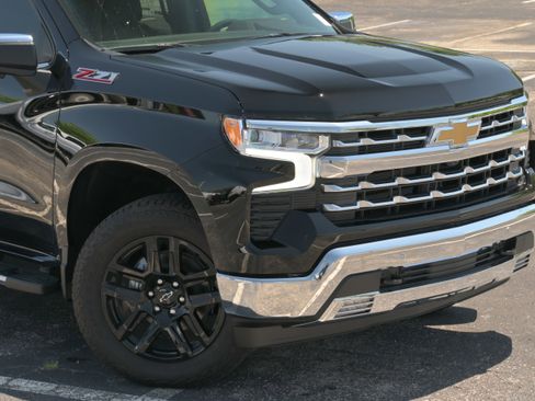 New 2026 Chevrolet Silverado 1500 LTZ w/ LTZ Premium Package AWD/4WD image 31