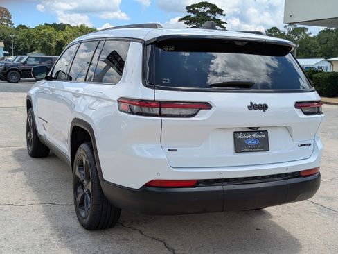 Used 2023 Jeep Grand Cherokee L Limited w/ Luxury Tech Group II image 7