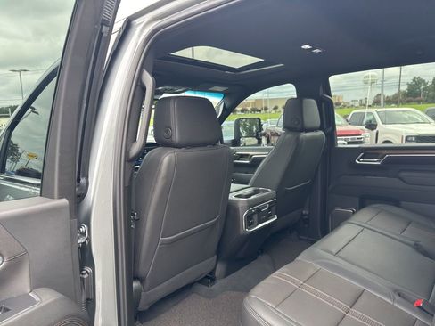 Used 2024 Chevrolet Silverado 2500 High Country w/ Z71 Off-Road Package image 15