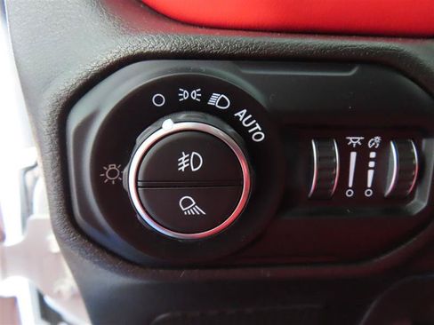 Used 2021 Jeep Gladiator Sport AWD/4WD image 19