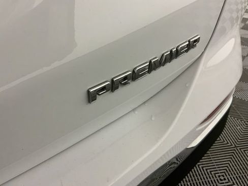 Used 2020 Chevrolet Equinox Premier FWD image 13