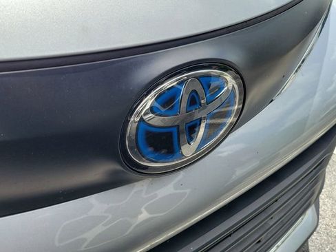 Used 2024 Toyota Sienna XLE image 4