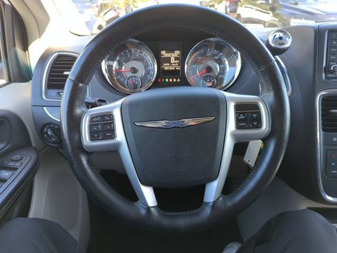 Used 2016 Chrysler Town & Country Touring w/ Driver Convenience Group FWD image 32