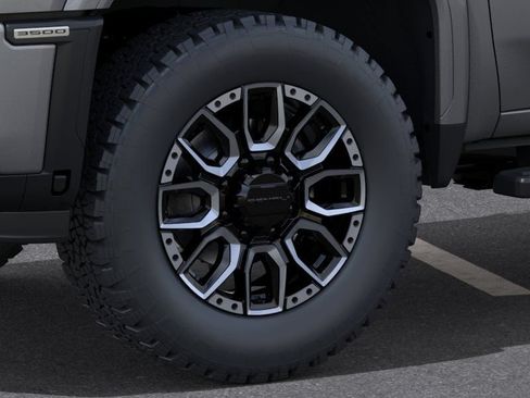 New 2026 GMC Sierra 3500 Denali w/ Technology Package AWD/4WD image 9