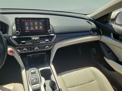 Used 2022 Honda Accord Touring image 17