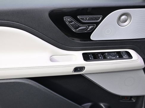 New 2026 Lincoln Aviator Reserve image 23