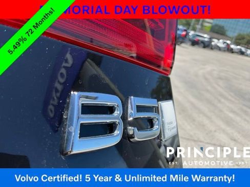 Certified 2023 Volvo XC60 B5 Plus FWD image 29