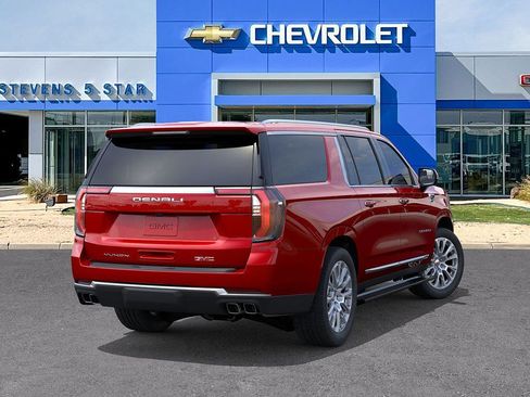 New 2026 GMC Yukon XL Denali w/ Sun & Power Step Package AWD/4WD image 4