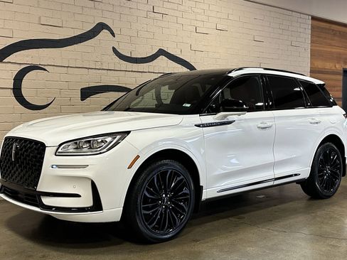 Used 2024 Lincoln Corsair Reserve w/ Equipment Group 201A image 10