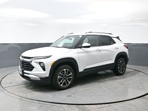 Used 2025 Chevrolet TrailBlazer LT w/ Driver Confidence Package image 10