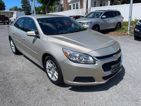 Used 2015 Chevrolet Malibu LT w/ Power Convenience Package FWD image 4
