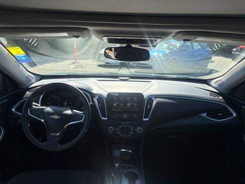 Used 2024 Chevrolet Malibu LT image 36