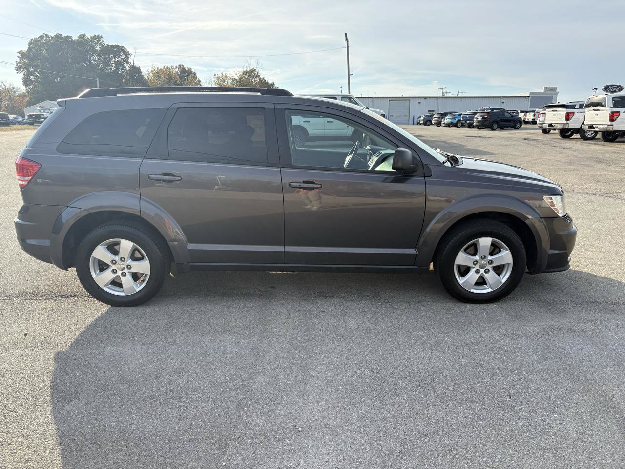 Used 2016 Dodge Journey SE w/ Flexible Seating Group FWD image 2