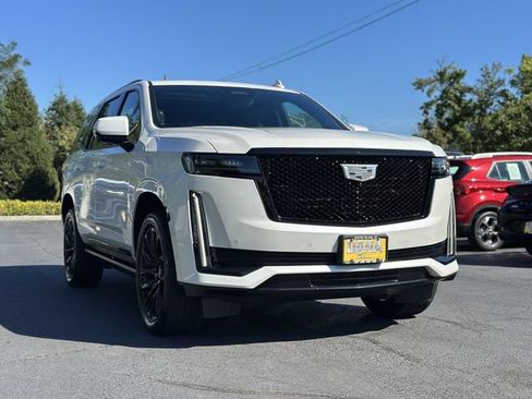 Used 2023 Cadillac Escalade Sport Platinum w/ LPO, ONYX Package AWD/4WD image 53