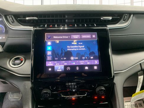 New 2025 Jeep Grand Cherokee image 13