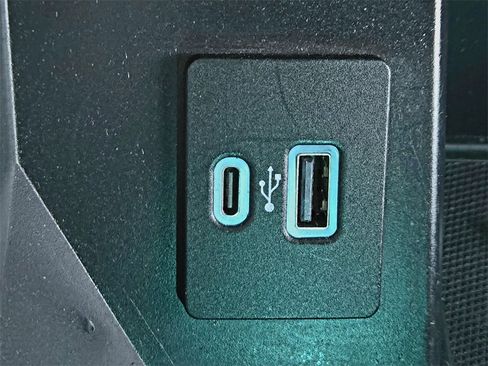 Used 2021 Ford F150 Lariat w/ FX4 Off-Road Package image 30