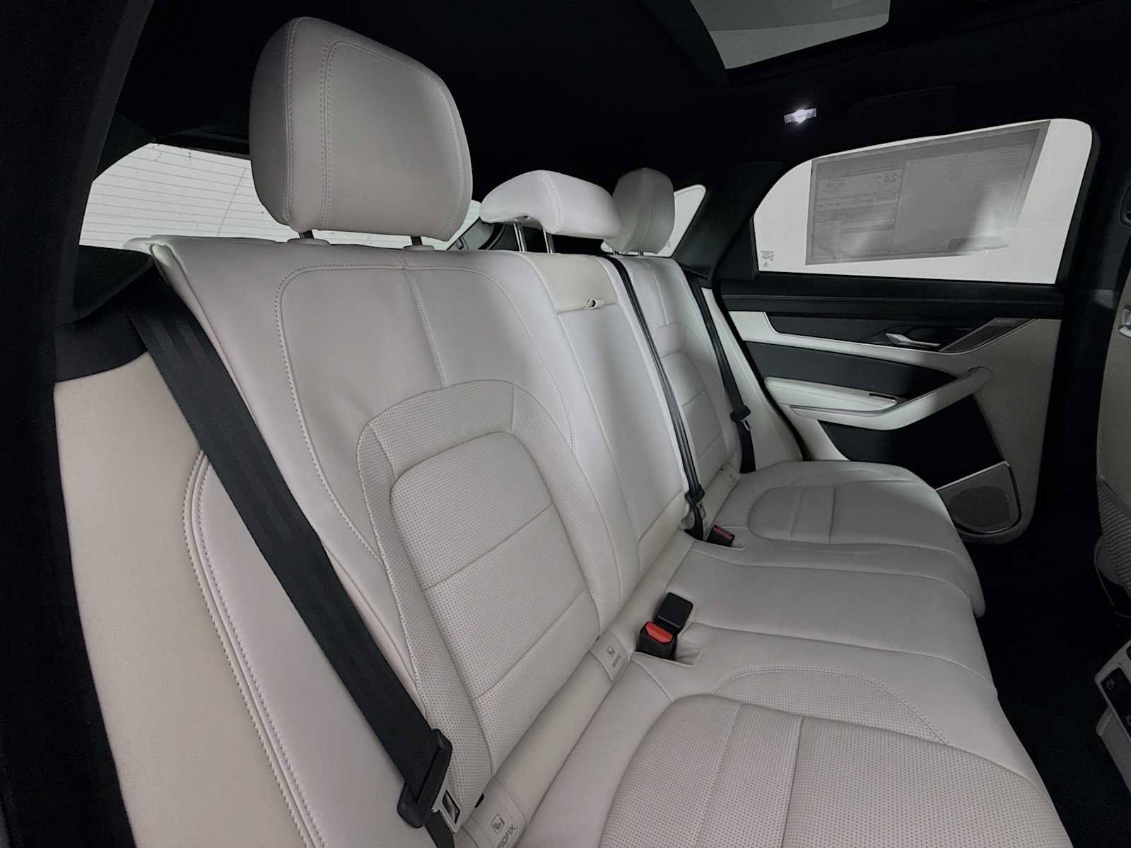 New 2025 Jaguar F-PACE R-Dynamic S AWD/4WD image 27