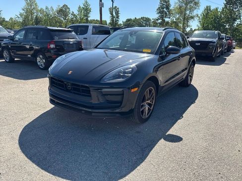 Used 2023 Porsche Macan AWD/4WD image 1