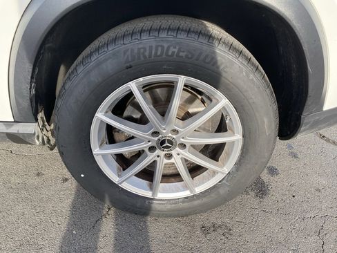 Used 2024 Mercedes-Benz GLE 450e 4MATIC image 32